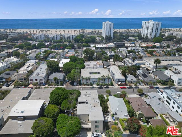  Income Home for Sale in Santa Monica, California