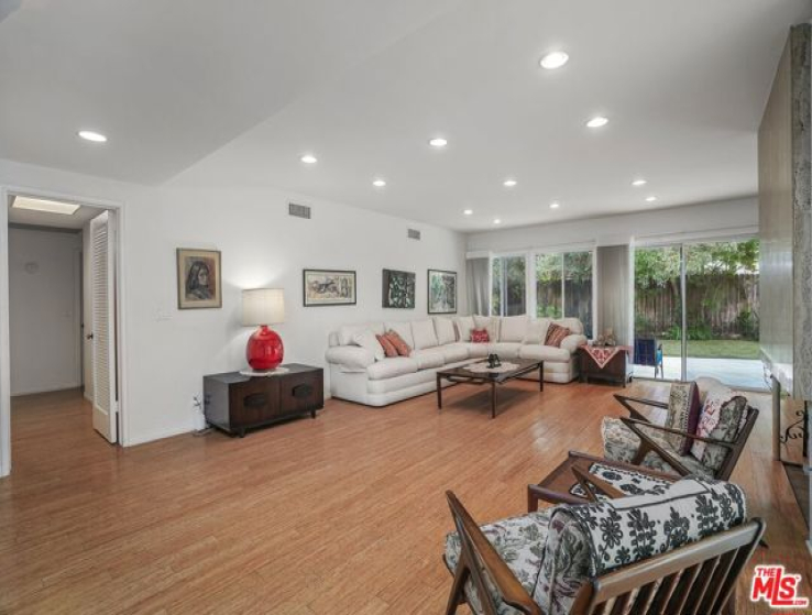 3 Bed Home for Sale in Studio City, California