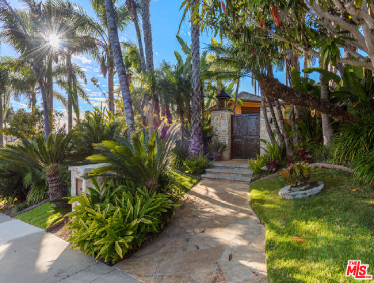 6 Bed Home for Sale in Laguna Beach, California