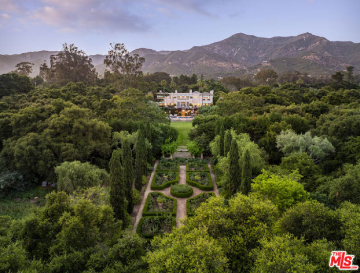 7 Bed Home for Sale in Montecito, California