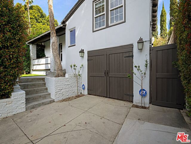 3 Bed Home to Rent in West Hollywood, California