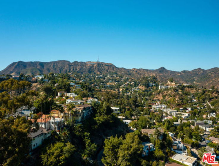 6 Bed Home to Rent in Los Angeles, California