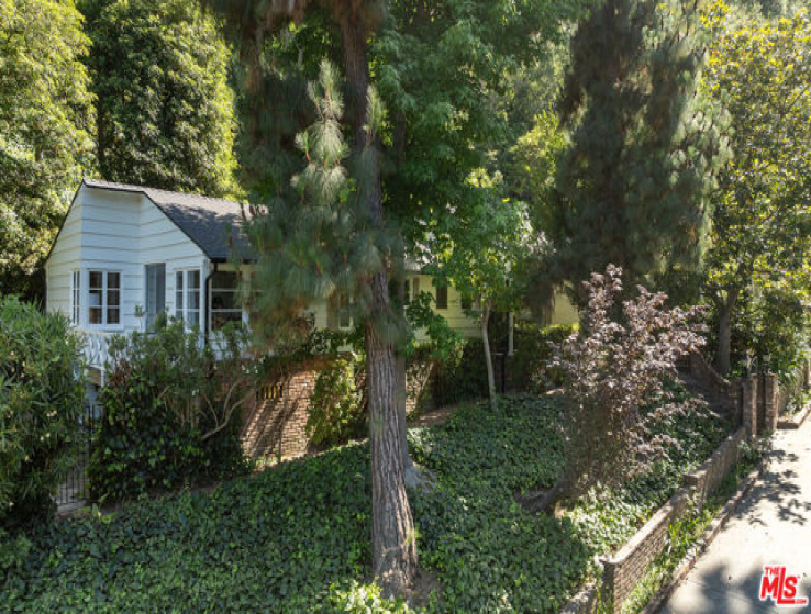 3 Bed Home for Sale in Los Angeles, California