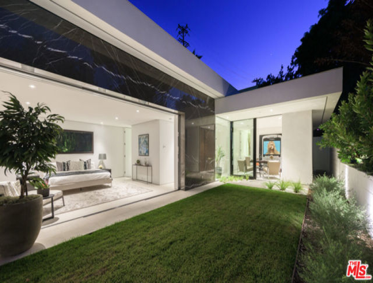 5 Bed Home for Sale in Beverly Hills, California