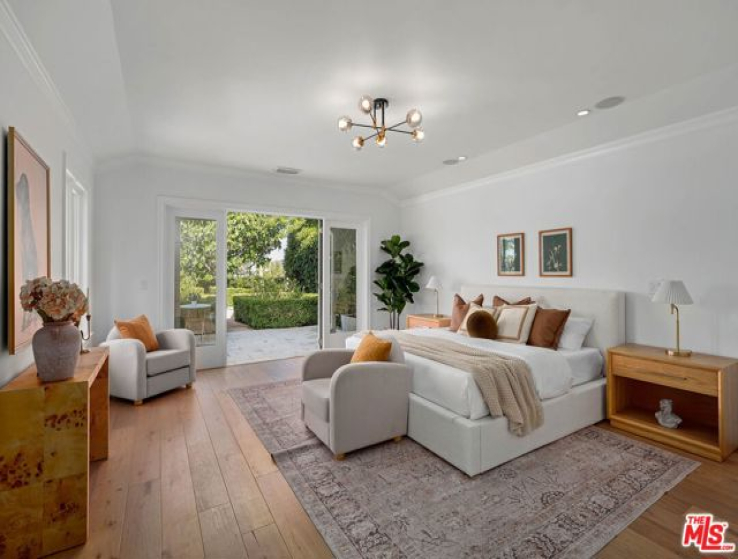 4 Bed Home for Sale in Studio City, California