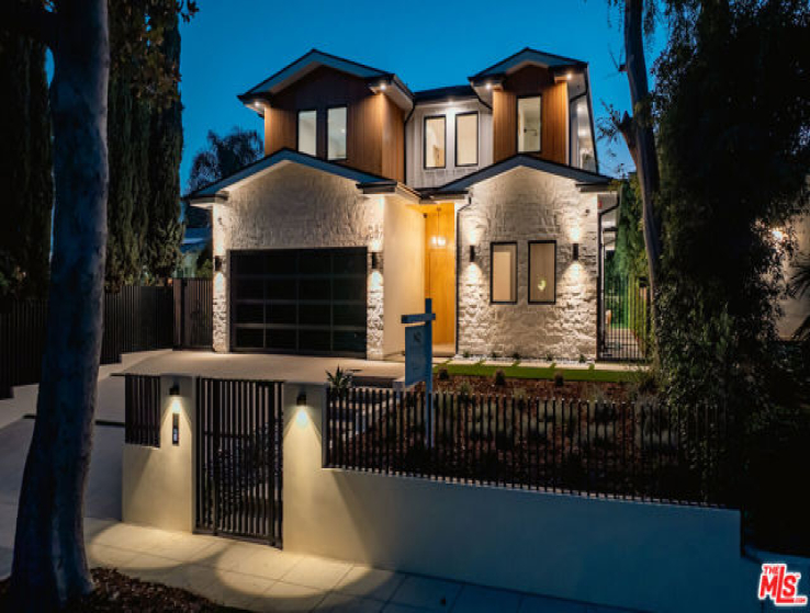 5 Bed Home for Sale in Studio City, California