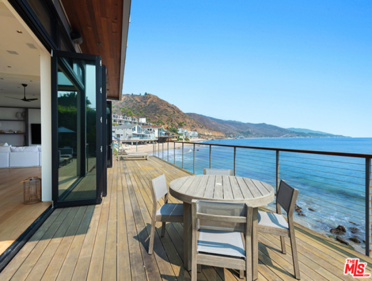 4 Bed Home to Rent in Malibu, California