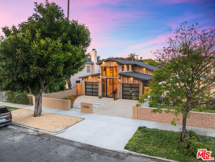 5 Bed Home for Sale in Studio City, California