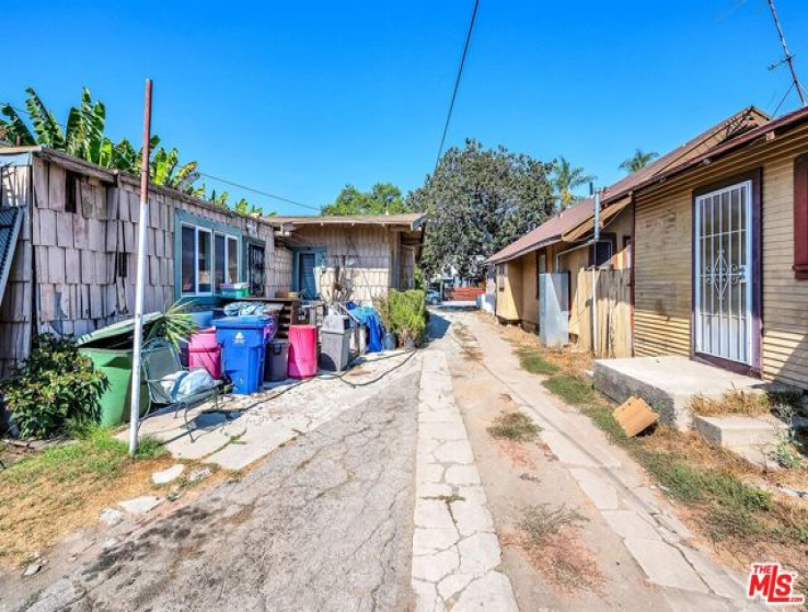 5 Bed Home for Sale in Los Angeles, California