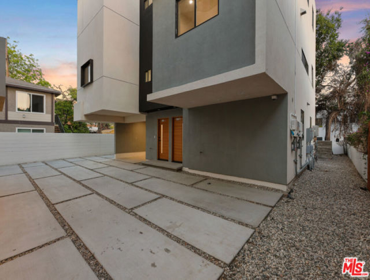  Income Home for Sale in Los Angeles, California