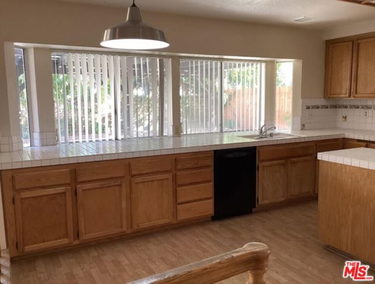 4 Bed Home to Rent in Palmdale, California