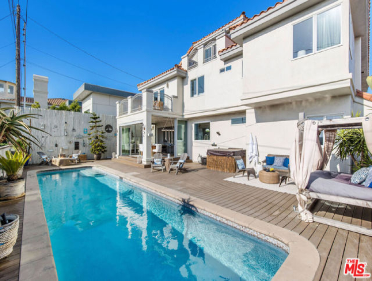 6 Bed Home for Sale in Redondo Beach, California