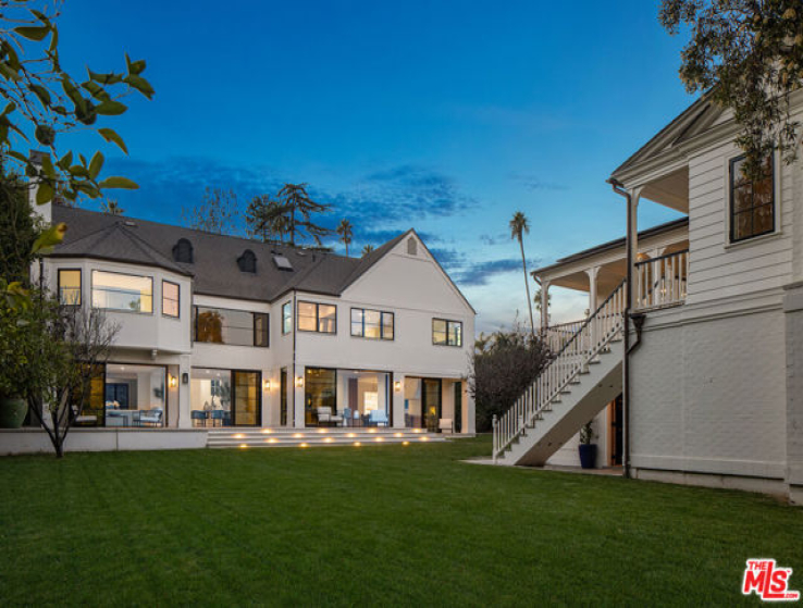 7 Bed Home for Sale in Los Angeles, California