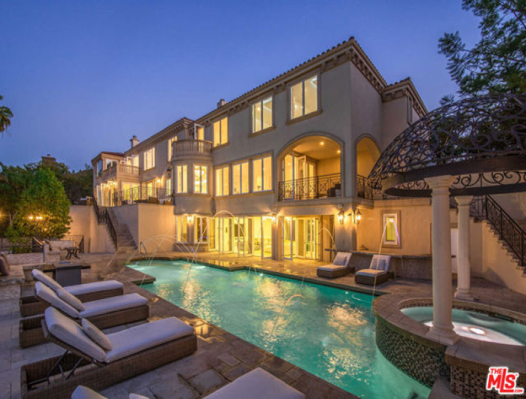 6 Bed Home for Sale in Beverly Hills, California