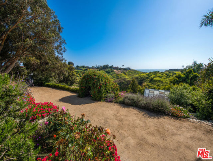 5 Bed Home for Sale in Malibu, California