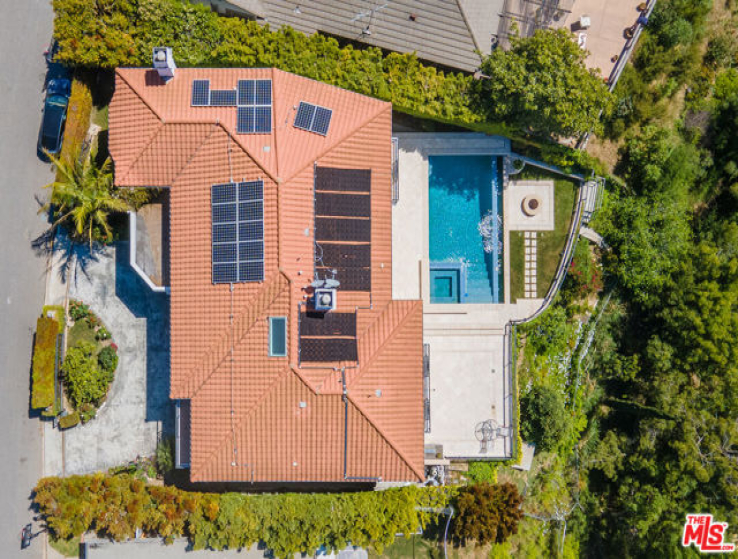 6 Bed Home for Sale in Los Angeles, California