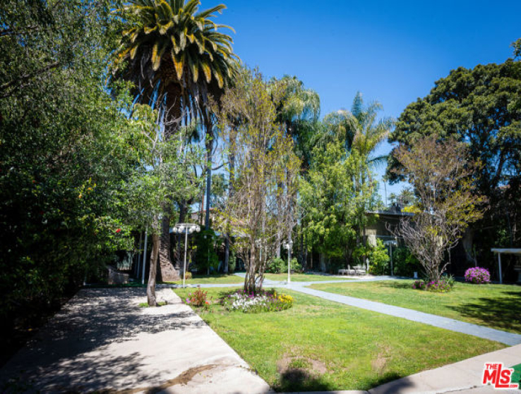 6 Bed Home for Sale in Beverly Hills, California