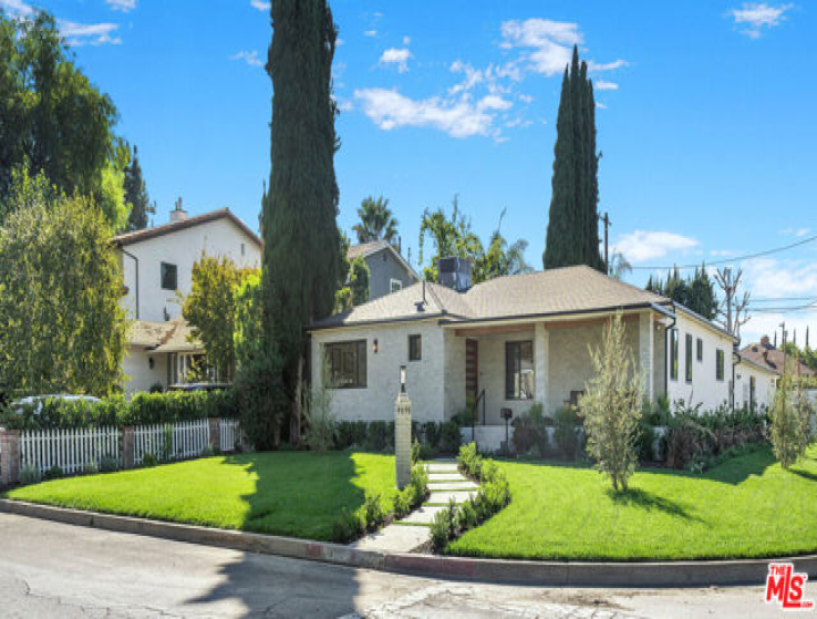 6 Bed Home for Sale in North Hollywood, California