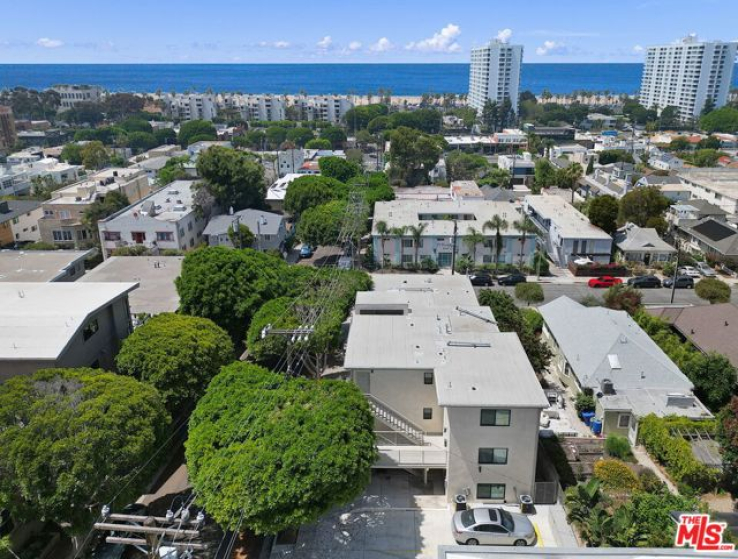  Income Home for Sale in Santa Monica, California