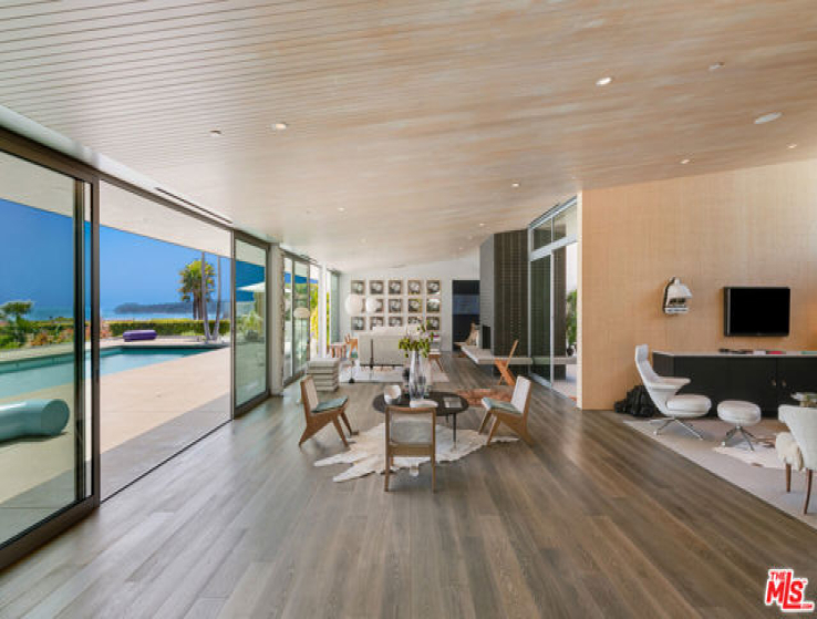 6 Bed Home for Sale in Malibu, California