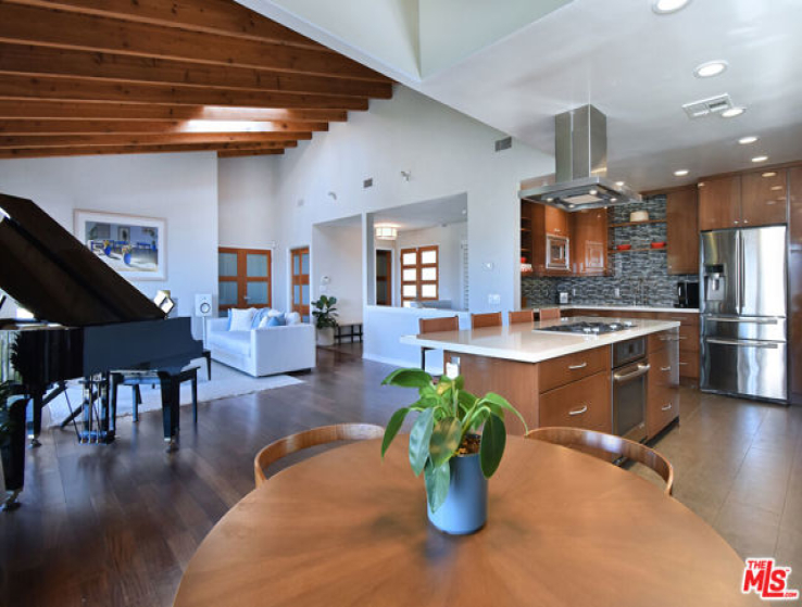 4 Bed Home for Sale in Studio City, California