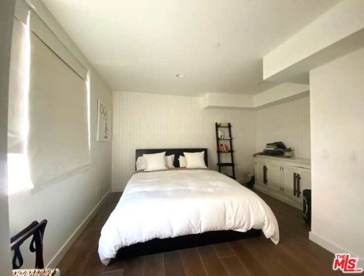 1 Bed Home for Sale in Santa Monica, California