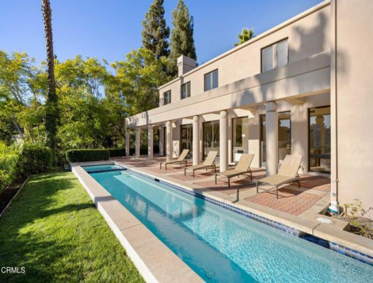 6 Bed Home for Sale in Pasadena, California