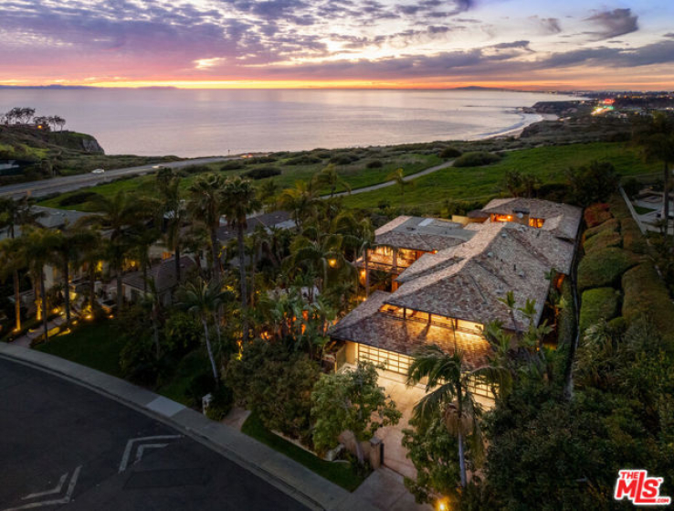 6 Bed Home for Sale in Laguna Beach, California