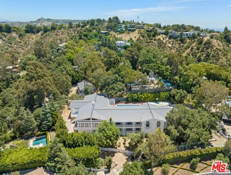 7 Bed Home for Sale in Beverly Hills, California