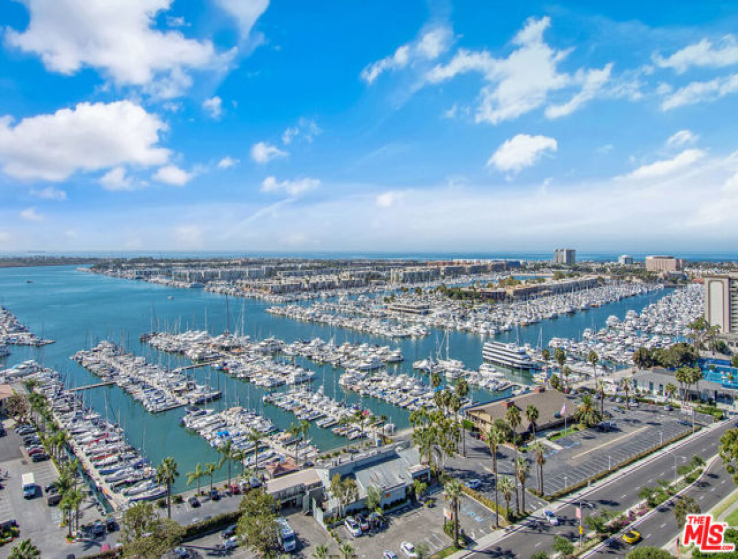 2 Bed Home to Rent in Marina del Rey, California