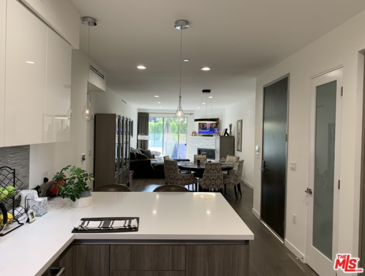 3 Bed Home to Rent in Studio City, California