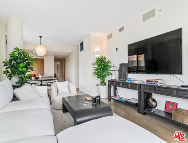 2 Bed Home for Sale in Santa Monica, California