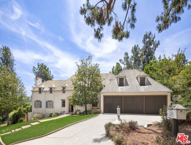 6 Bed Home for Sale in Beverly Hills, California