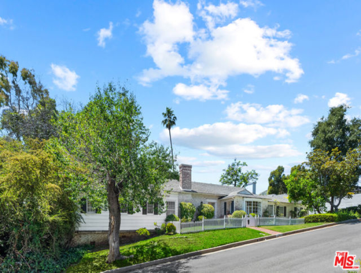 4 Bed Home for Sale in Los Angeles, California