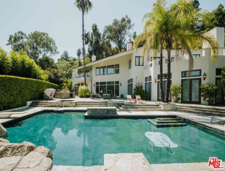 8 Bed Home for Sale in Los Angeles, California