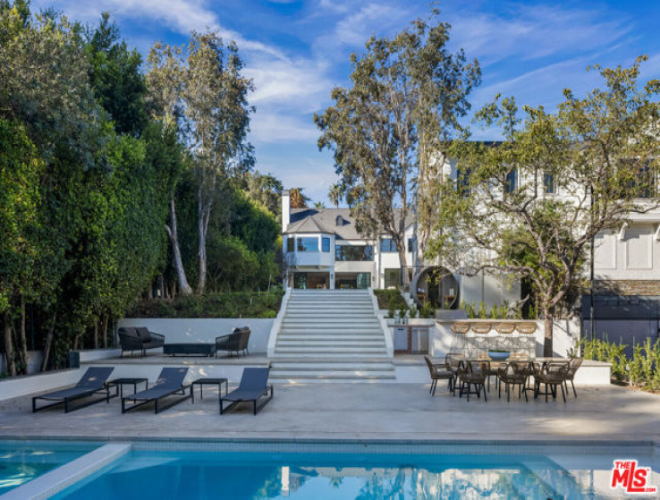 7 Bed Home for Sale in Los Angeles, California