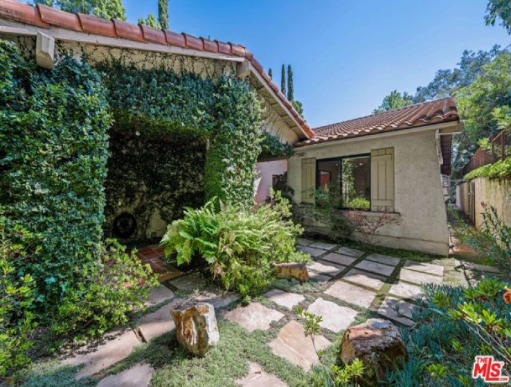 3 Bed Home for Sale in Los Angeles, California