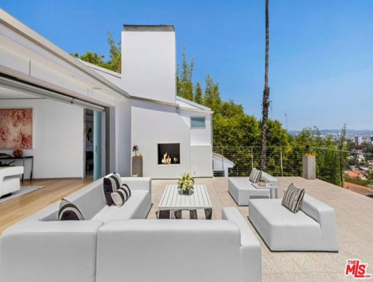 4 Bed Home for Sale in Los Angeles, California