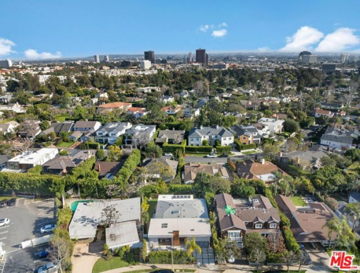 4 Bed Home for Sale in Los Angeles, California