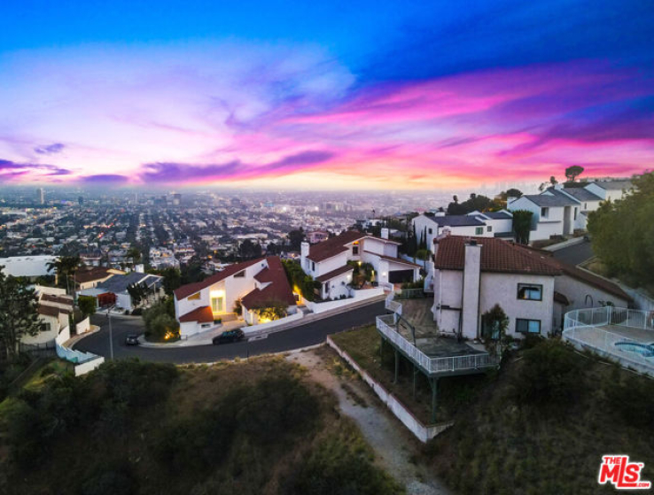 4 Bed Home for Sale in Los Angeles, California