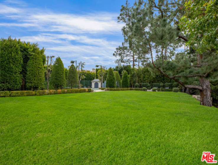 7 Bed Home for Sale in Los Angeles, California