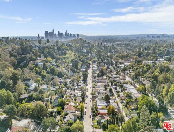 4 Bed Home to Rent in Los Angeles, California