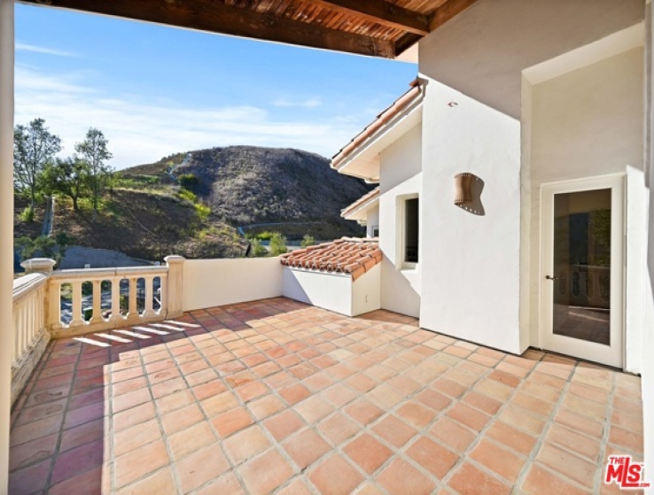 5 Bed Home for Sale in Calabasas, California