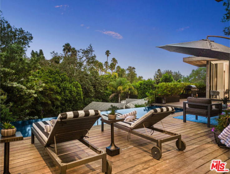 5 Bed Home for Sale in Los Angeles, California