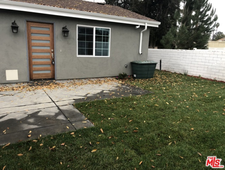 3 Bed Home to Rent in Van Nuys, California