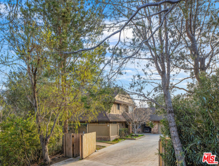 5 Bed Home for Sale in Calabasas, California