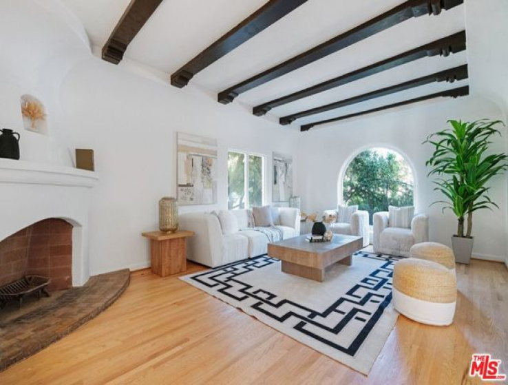 4 Bed Home for Sale in Santa Monica, California