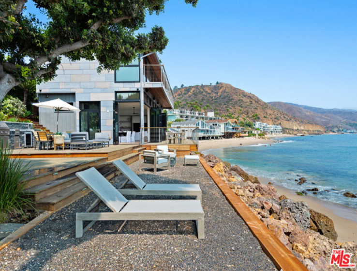 4 Bed Home to Rent in Malibu, California