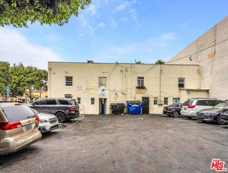  Commercial for Sale in Santa Monica, California