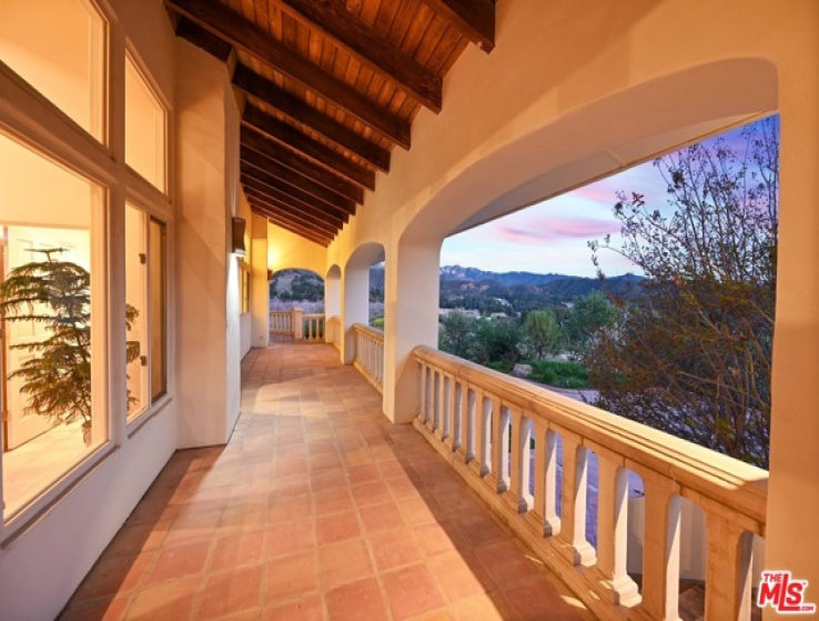 5 Bed Home for Sale in Calabasas, California